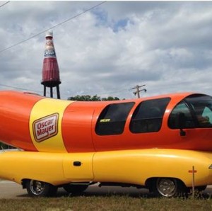 The Oscar Mayer Wienermobile admiring The World's Largest Catsup Bottle / Photo courtesy of Oscar Mayer
