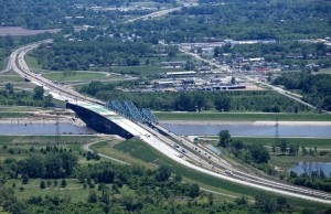The new Chain of Rocks Canal Bridge on the left will replace the twin bridges on the right / Photo courtesy of the Illinois Department of Transportation